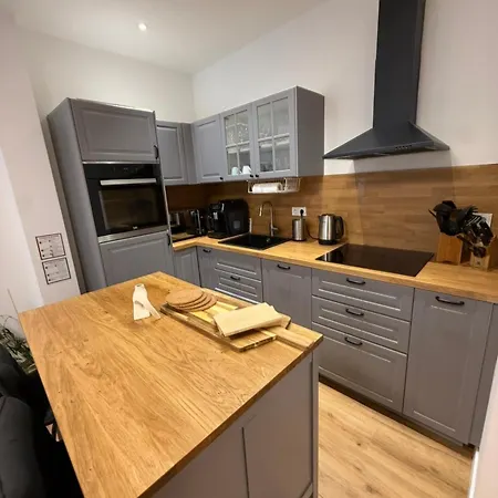 Neu - For 6 In Hagen- Direct Parking! A45 - A1 - A46 Richtung Dortmund Netflix - Wifi, Fully-automatic-coffemashine, Kitchen, Netflix, Apartmán